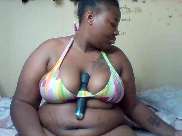 SinfullySweet webcam