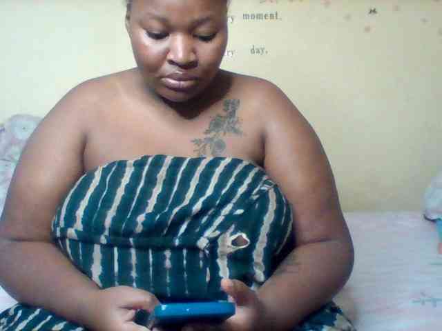 SinfullySweet webcam