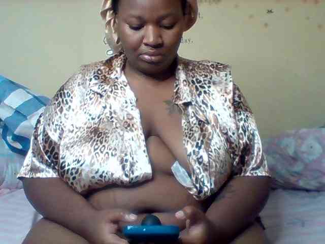 SinfullySweet webcam