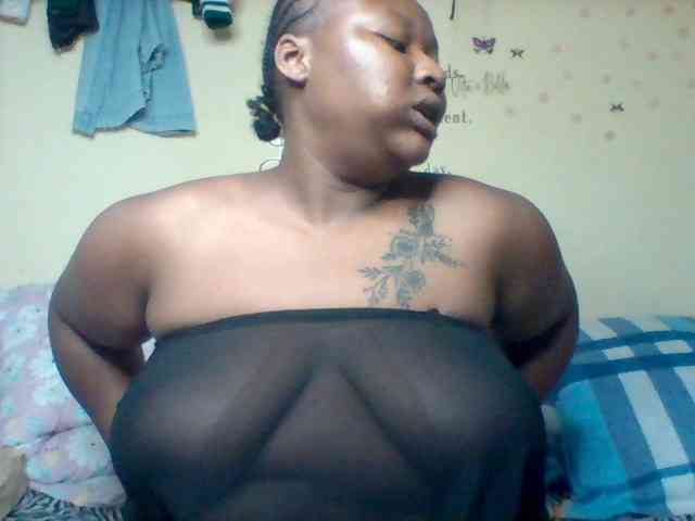SinfullySweet webcam