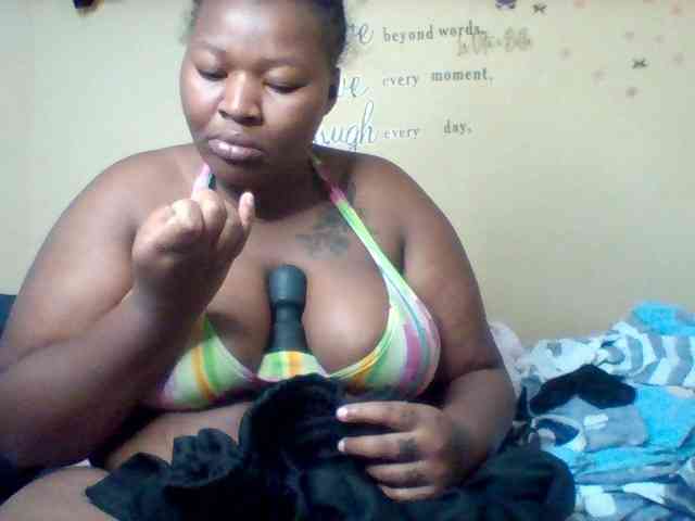 SinfullySweet webcam