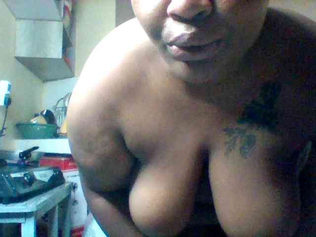 SinfullySweet webcam
