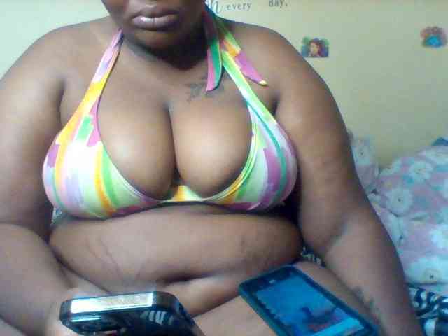 SinfullySweet webcam