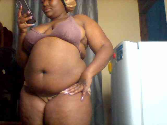 SinfullySweet webcam