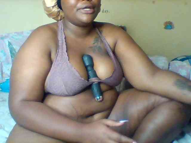 SinfullySweet webcam