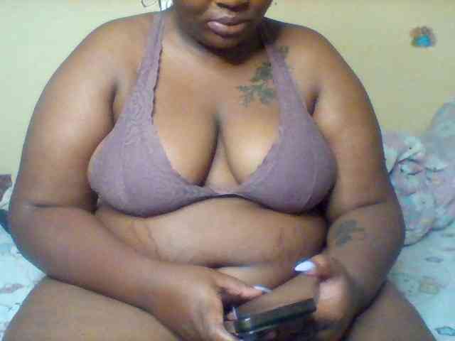 SinfullySweet webcam