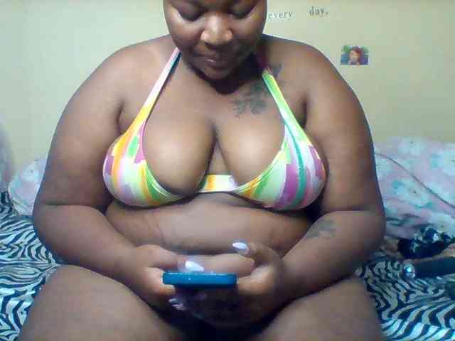 SinfullySweet webcam