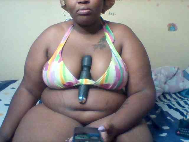 SinfullySweet webcam