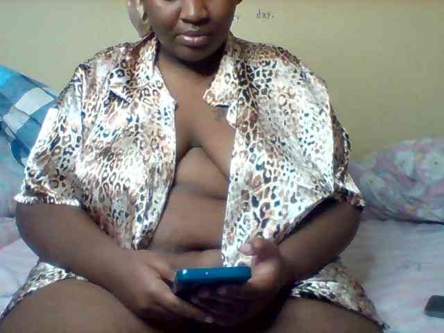 SinfullySweet webcam