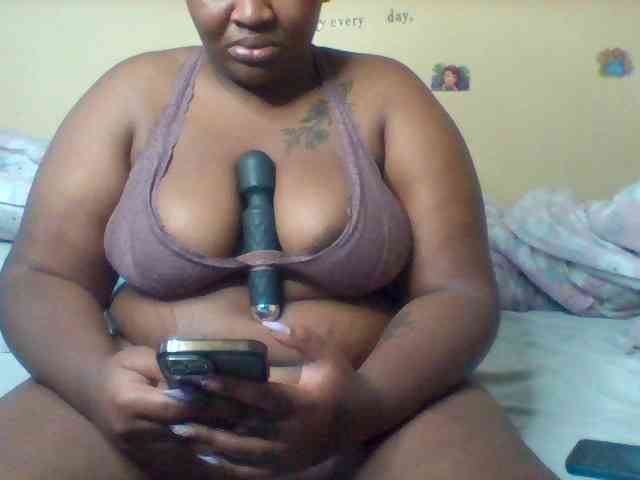 SinfullySweet webcam