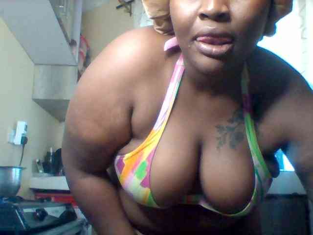 SinfullySweet webcam
