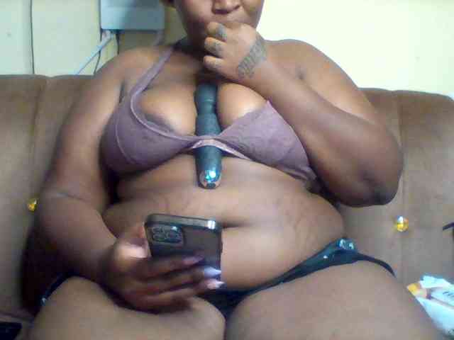 SinfullySweet webcam