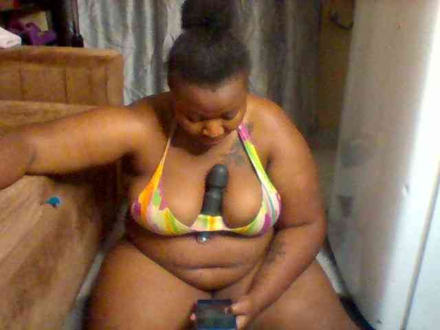 SinfullySweet webcam
