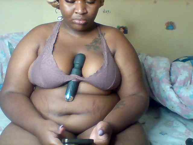 SinfullySweet webcam
