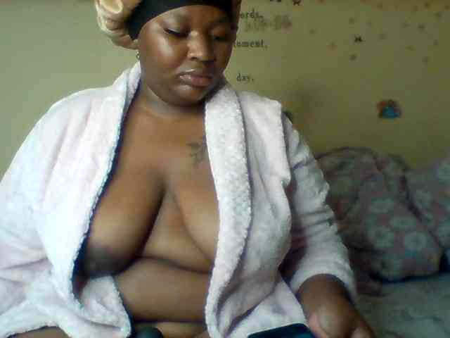 SinfullySweet webcam