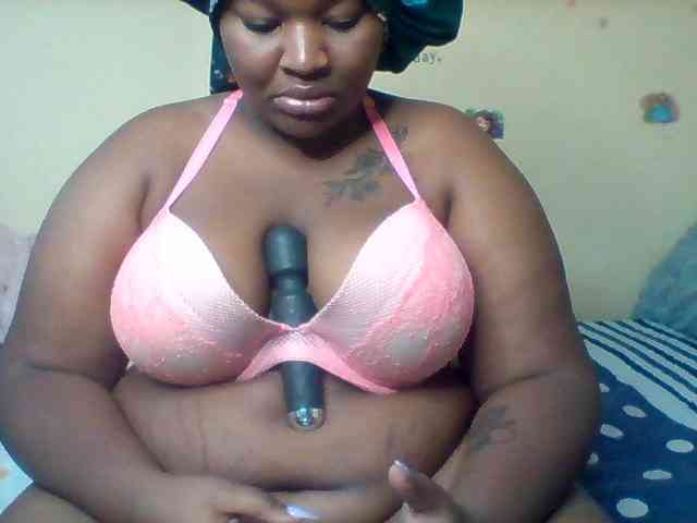 SinfullySweet webcam