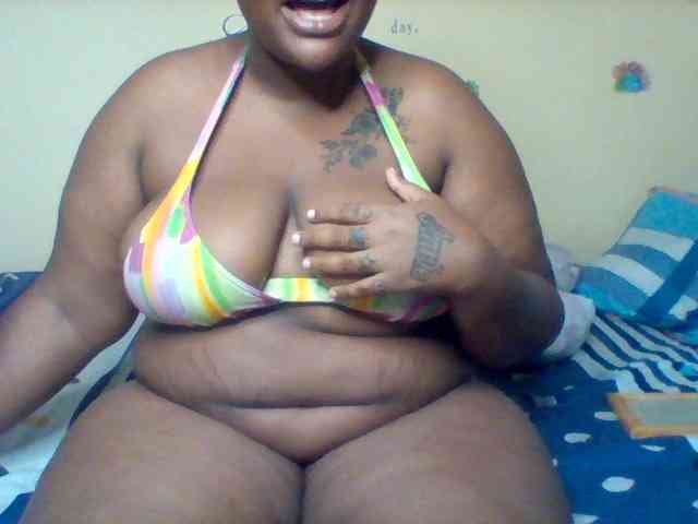 SinfullySweet webcam