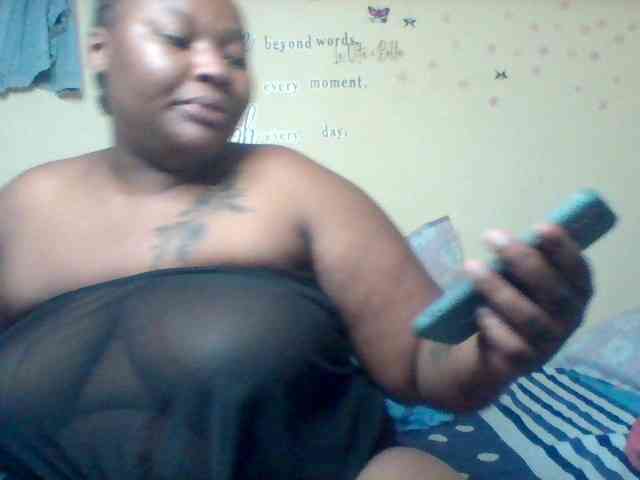 SinfullySweet webcam