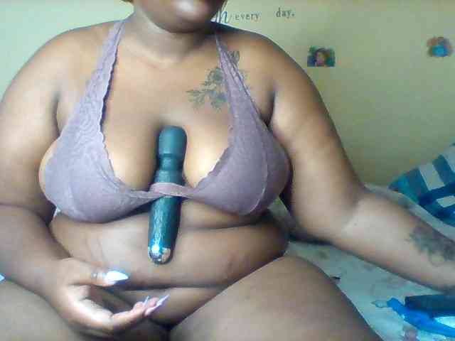 SinfullySweet webcam