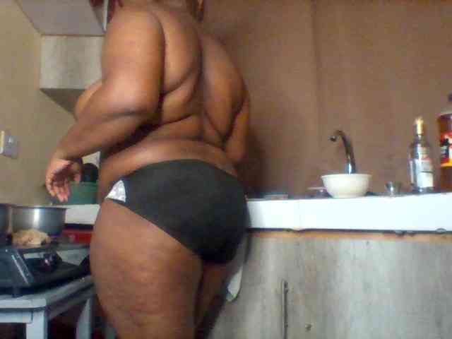 SinfullySweet webcam