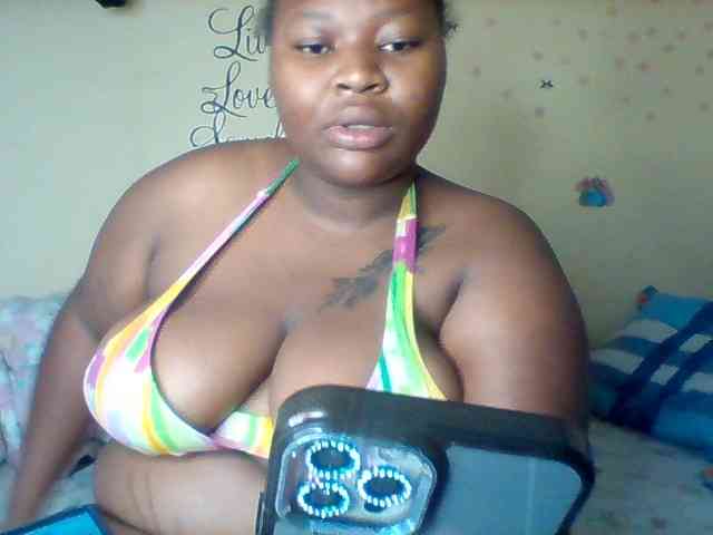 SinfullySweet webcam