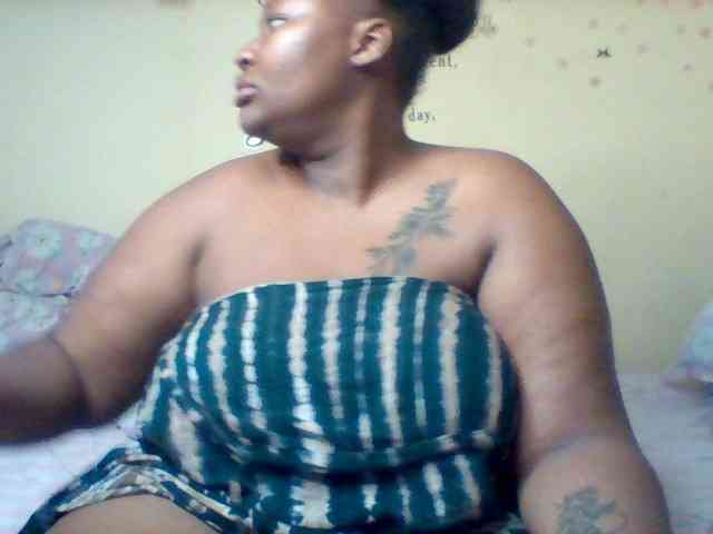 SinfullySweet webcam