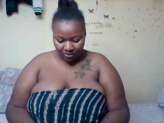 SinfullySweet webcam