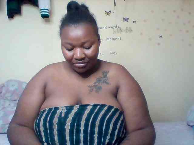 SinfullySweet webcam