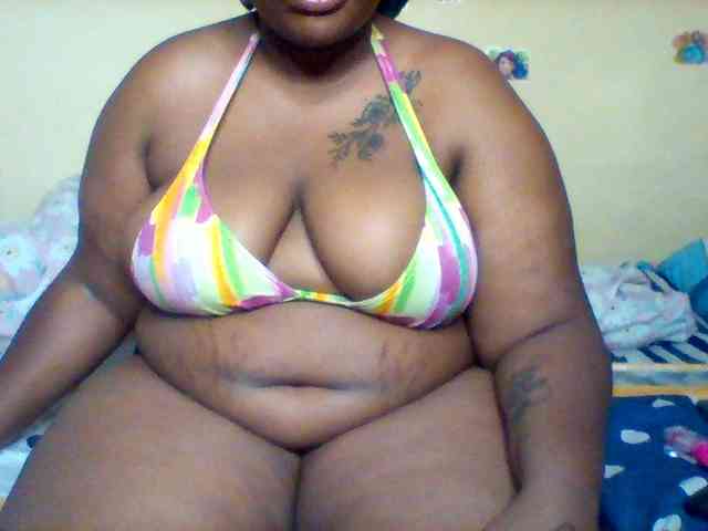 SinfullySweet webcam