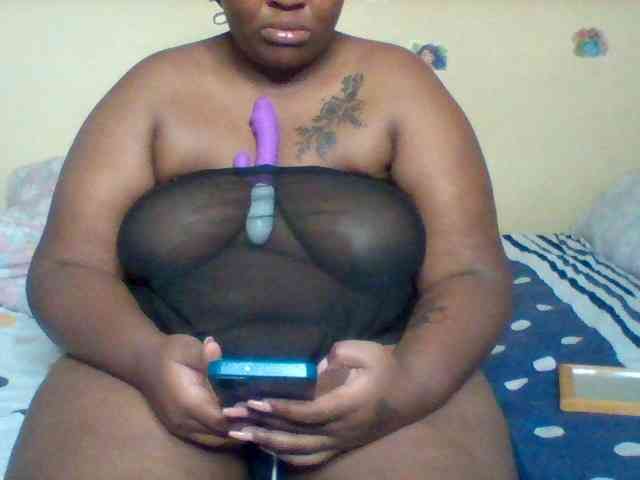 SinfullySweet webcam