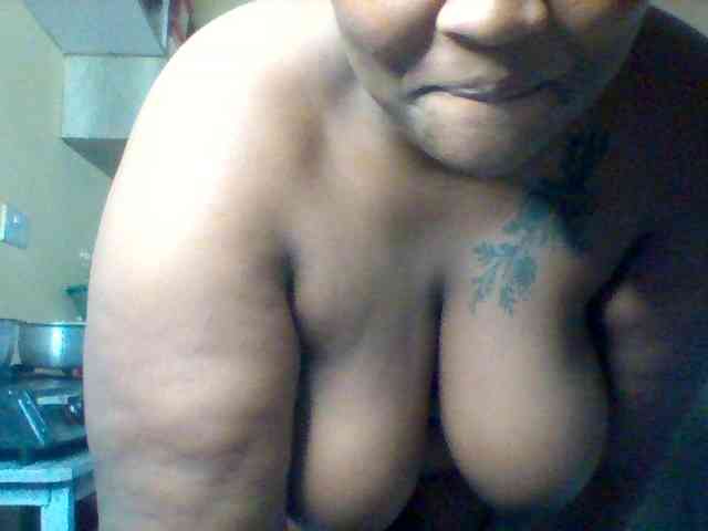 SinfullySweet webcam