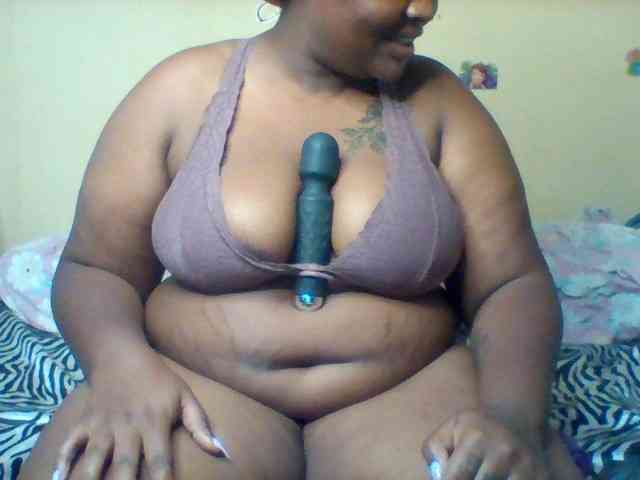 SinfullySweet webcam