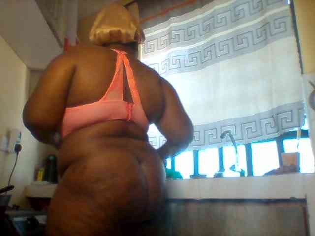 SinfullySweet webcam