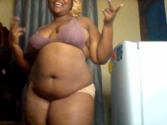 SinfullySweet webcam