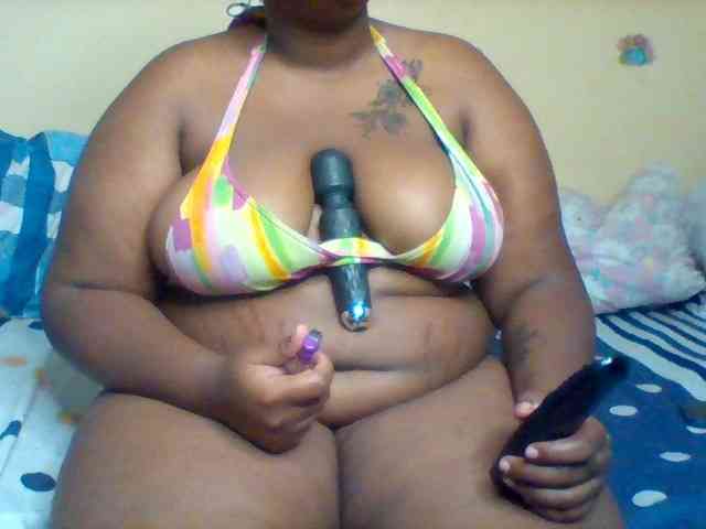 SinfullySweet webcam