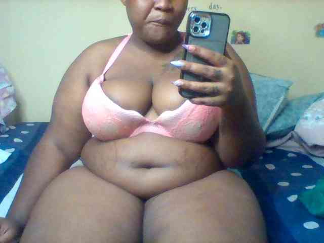 SinfullySweet webcam