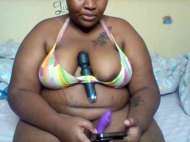SinfullySweet webcam