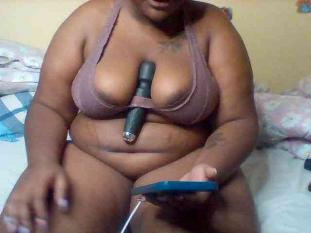 SinfullySweet webcam