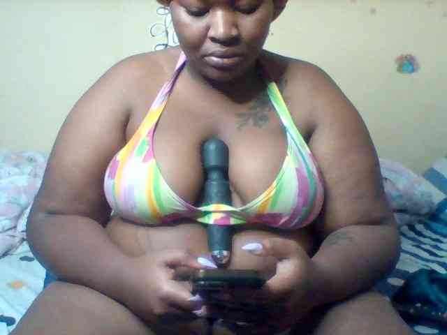 SinfullySweet webcam