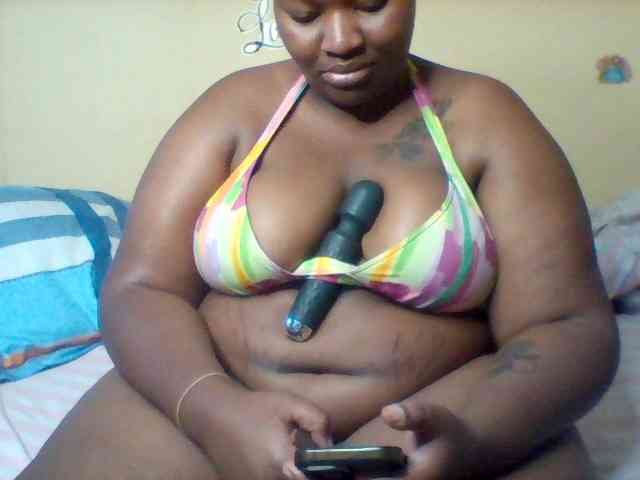 SinfullySweet webcam