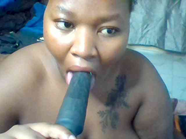 SinfullySweet webcam