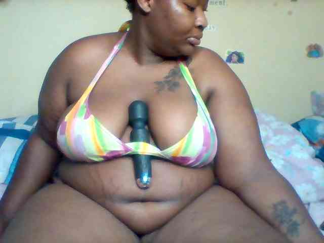 SinfullySweet webcam