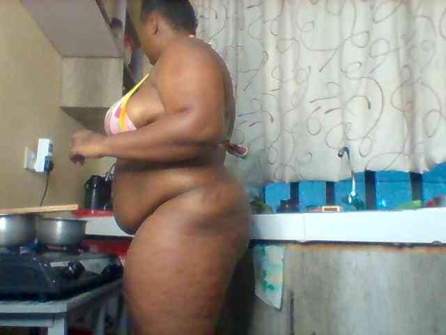 SinfullySweet webcam