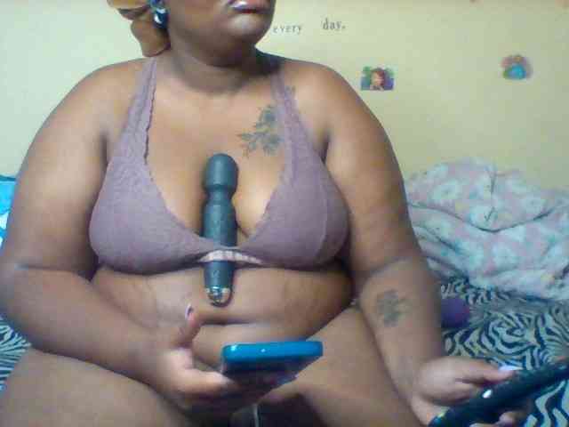 SinfullySweet webcam