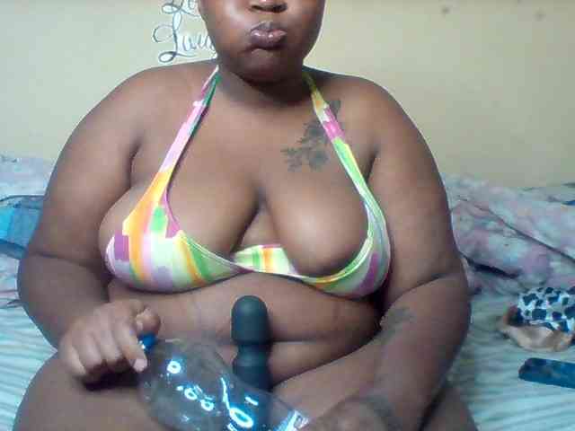 SinfullySweet webcam