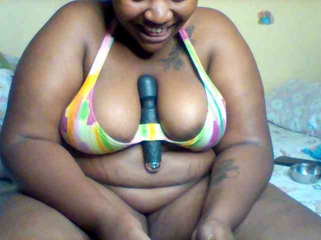 SinfullySweet webcam