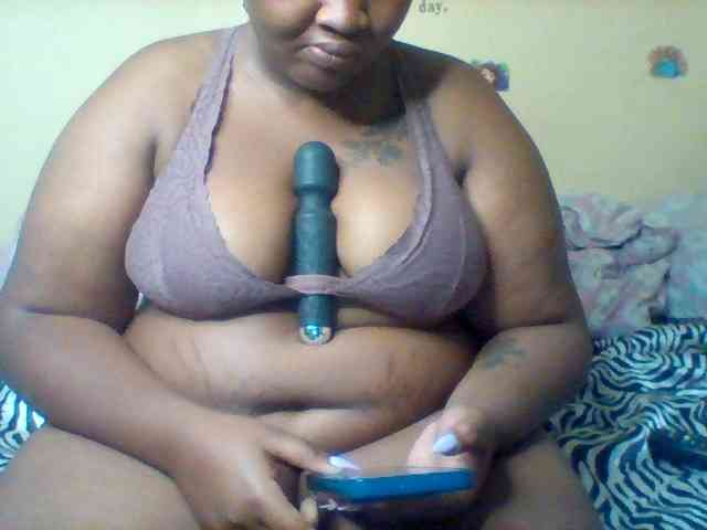 SinfullySweet webcam