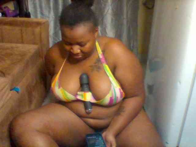 SinfullySweet webcam
