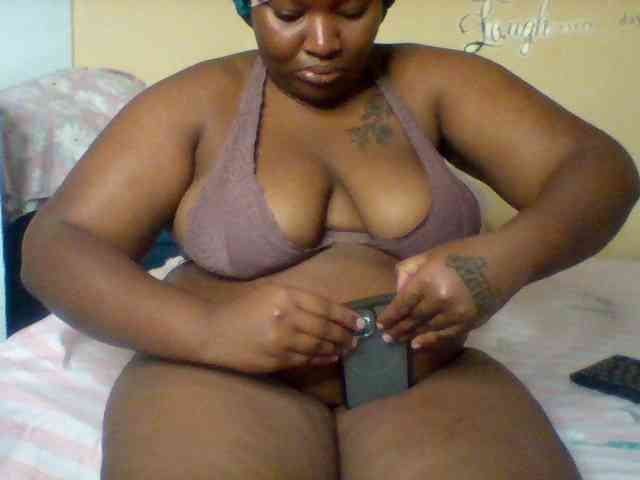 SinfullySweet webcam