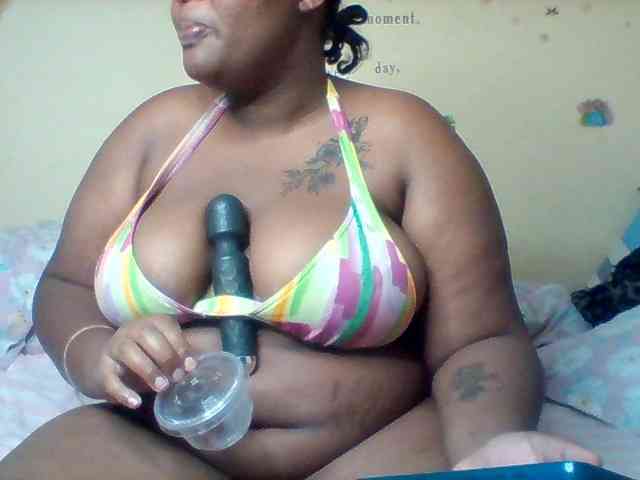 SinfullySweet webcam